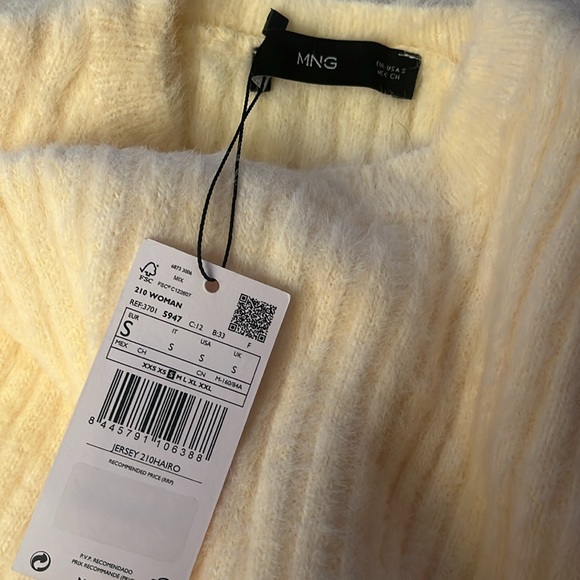 Sweater - Picture 4 of 6